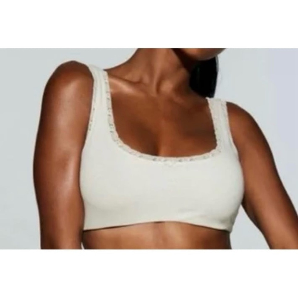SKIMS Lace Pointelle Bralette in Bone